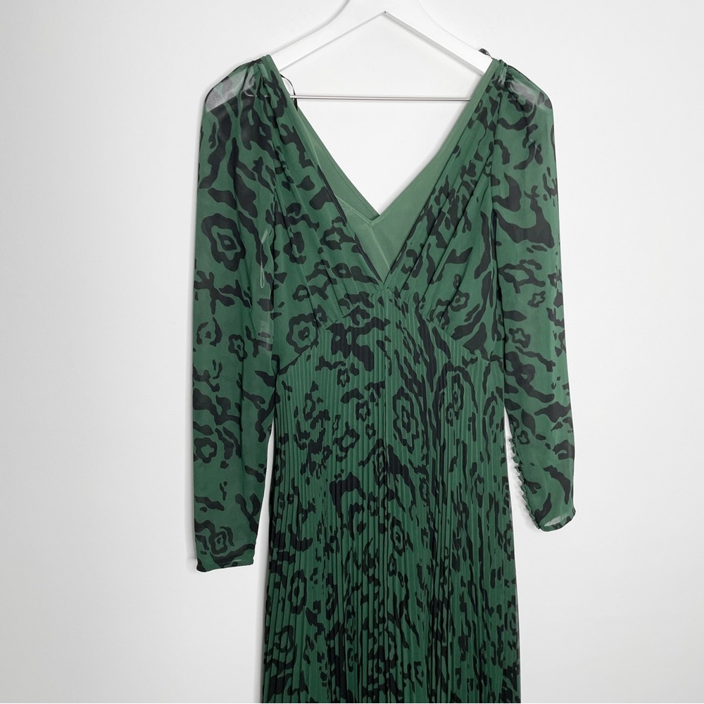 NWT Self-Portrait Green Leopard Pleated Chiffon Maxi Dress Size 4 - Picture 4 of 10